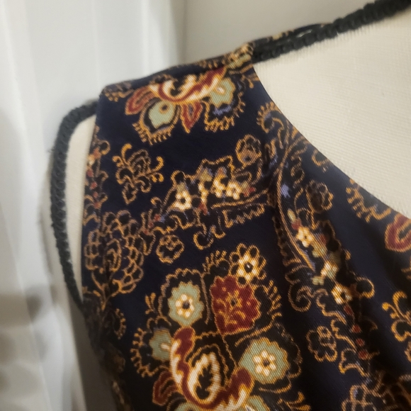 Beautiful Designer Sheath Midi Dresscby Tory Burch Navy with floral Medallions - Picture 5 of 9